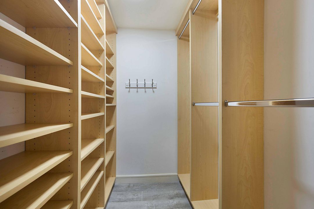 For Rent: $11,000 (3 beds, 2 baths, 2490 Square Feet)