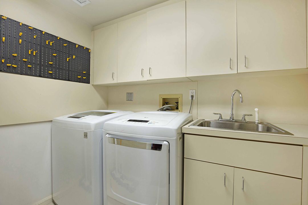 For Rent: $11,000 (3 beds, 2 baths, 2490 Square Feet)