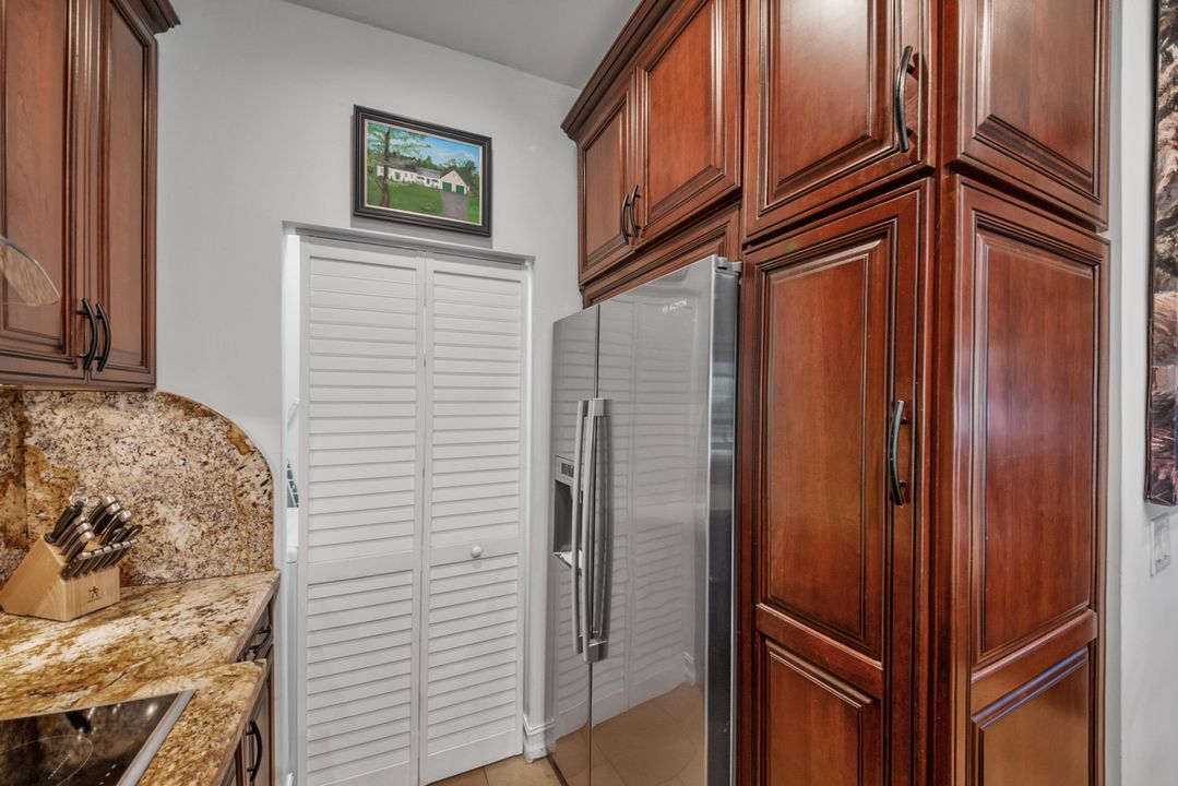 待售: $169,900 (2 贝兹, 2 浴室, 1458 平方英尺)