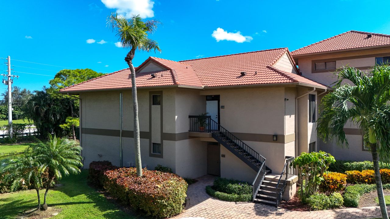 待售: $169,900 (2 贝兹, 2 浴室, 1458 平方英尺)