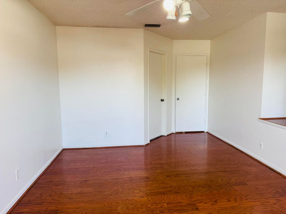 В аренду: $2,400 (2 спален, 2 ванн, 1176 Квадратных фут)