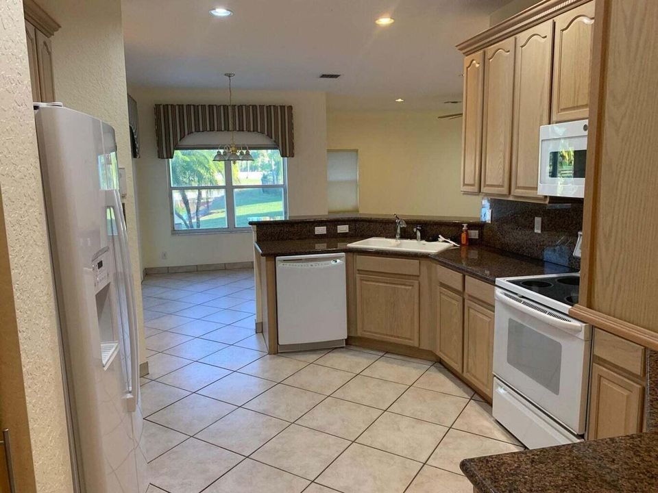 出租: $3,750 (4 贝兹, 3 浴室, 3014 平方英尺)