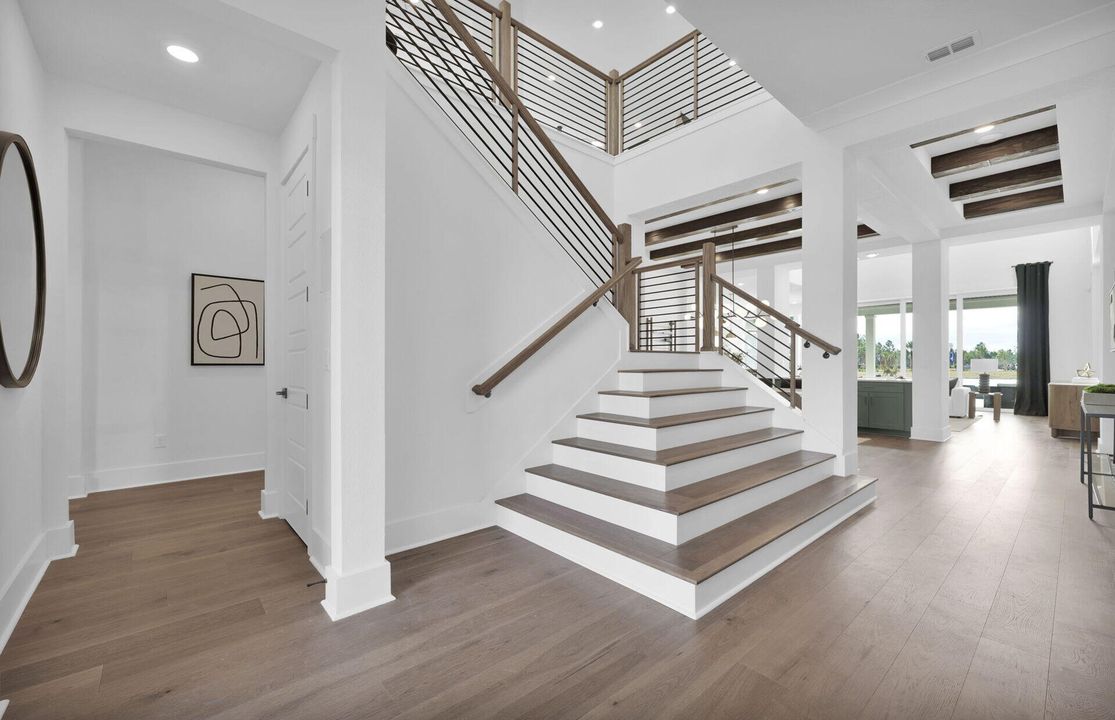 Active With Contract: $2,143,640 (5 beds, 6 baths, 5299 Square Feet)