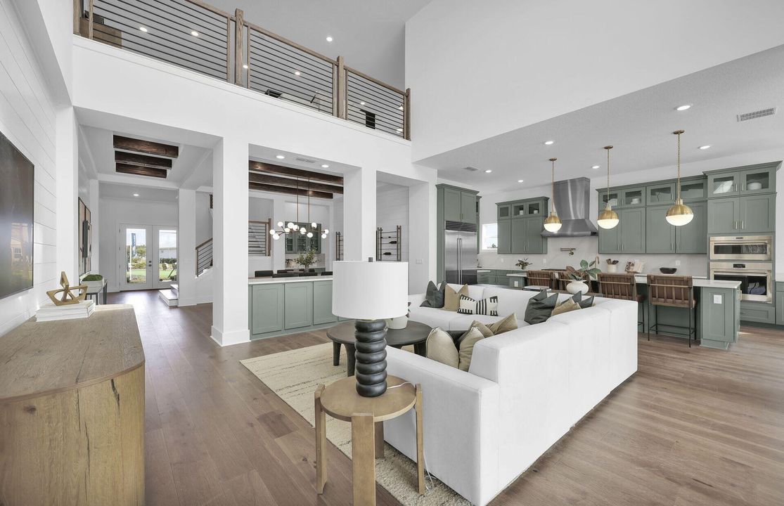 Active With Contract: $2,143,640 (5 beds, 6 baths, 5299 Square Feet)