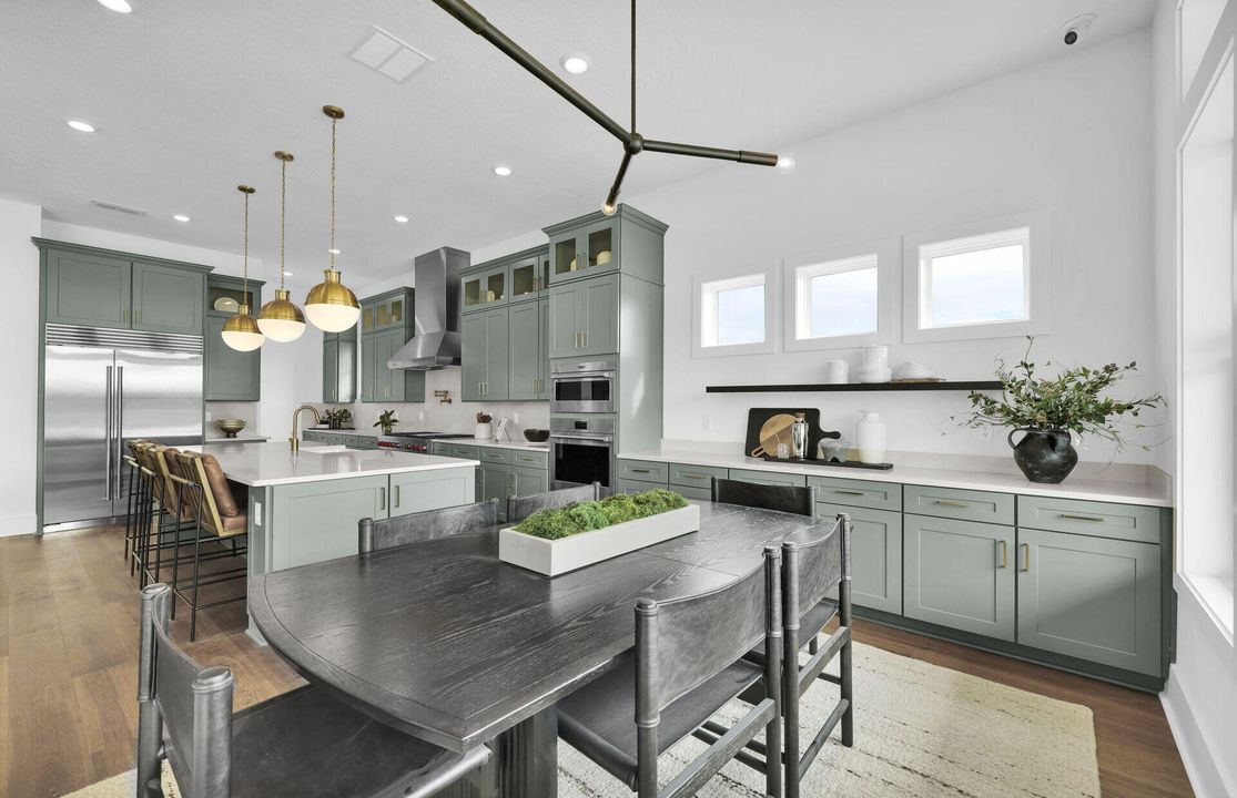 Active With Contract: $2,143,640 (5 beds, 6 baths, 5299 Square Feet)