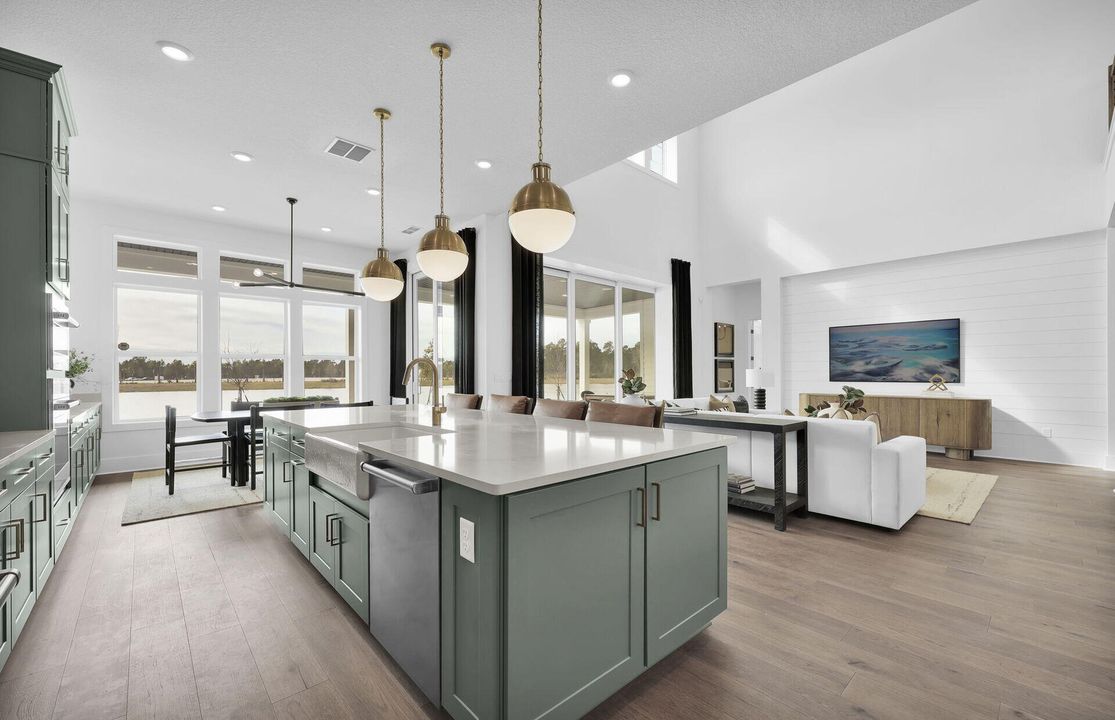 Active With Contract: $2,143,640 (5 beds, 6 baths, 5299 Square Feet)