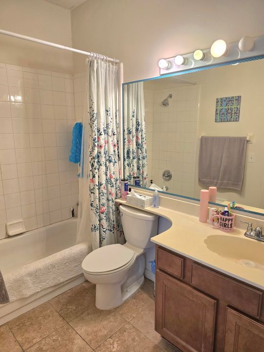 For Sale: $219,900 (2 beds, 2 baths, 1029 Square Feet)