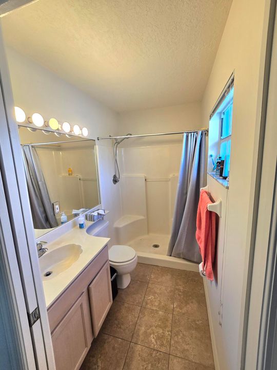 For Sale: $219,900 (2 beds, 2 baths, 1029 Square Feet)