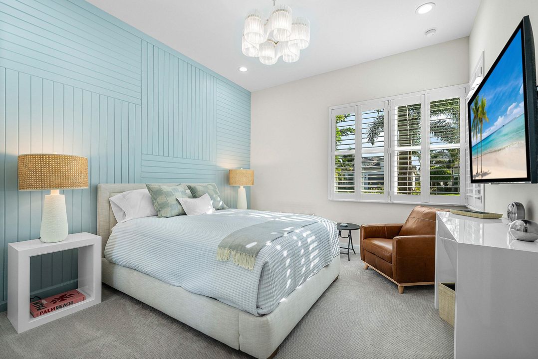 Active With Contract: $1,400,000 (2 beds, 2 baths, 2331 Square Feet)