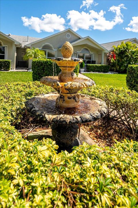 合同活跃: $214,900 (2 贝兹, 2 浴室, 1037 平方英尺)