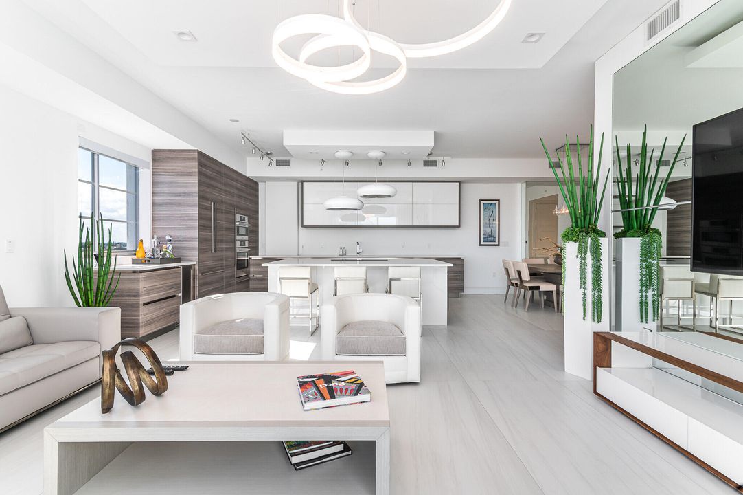 For Sale: $2,040,000 (3 beds, 2 baths, 1801 Square Feet)