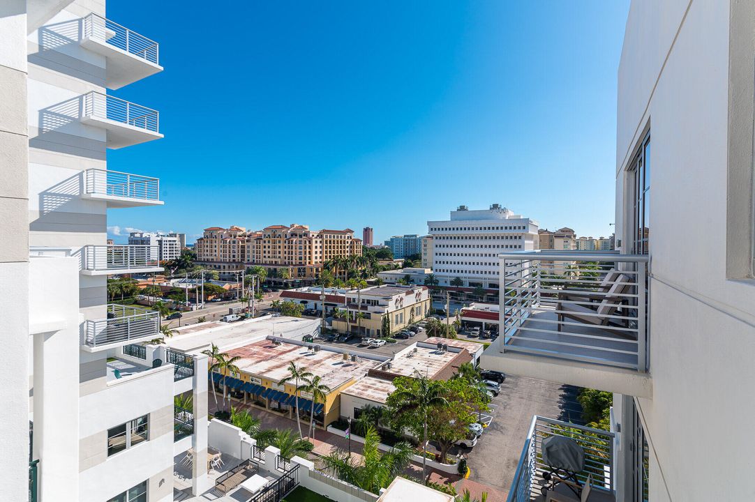 For Sale: $2,040,000 (3 beds, 2 baths, 1801 Square Feet)