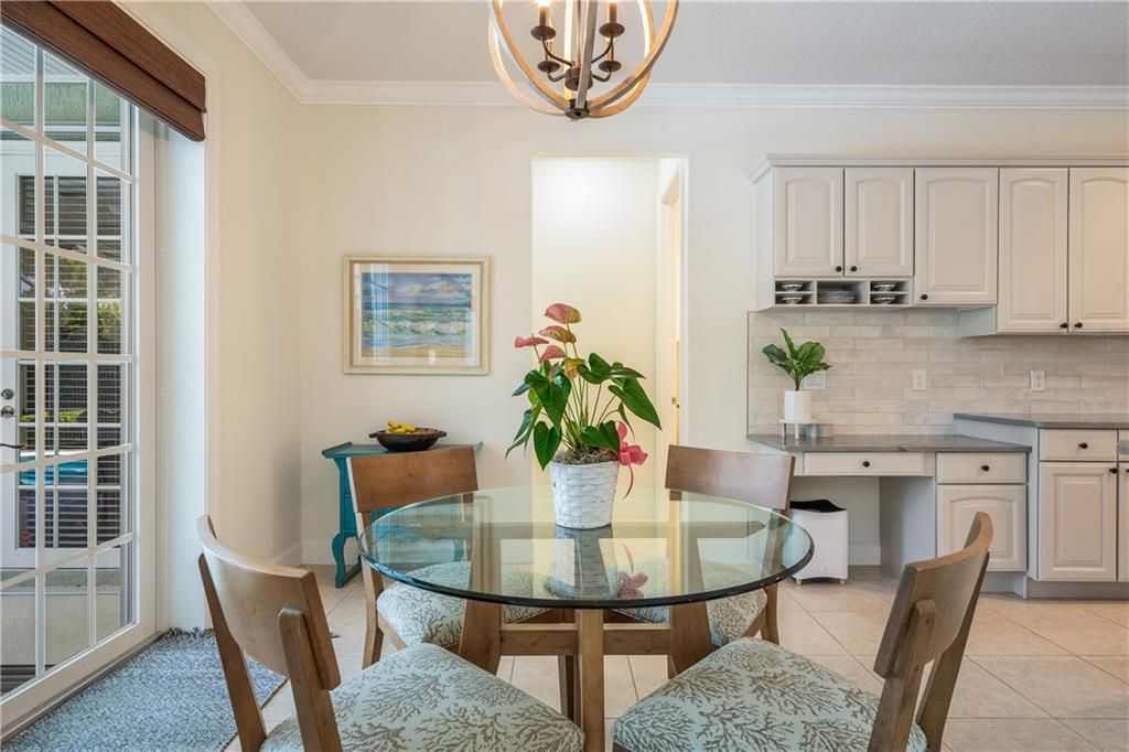 En Venta: $799,000 (3 camas, 2 baños, 2654 Pies cuadrados)