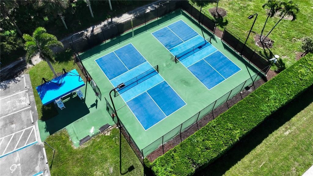 En Venta: $799,000 (3 camas, 2 baños, 2654 Pies cuadrados)