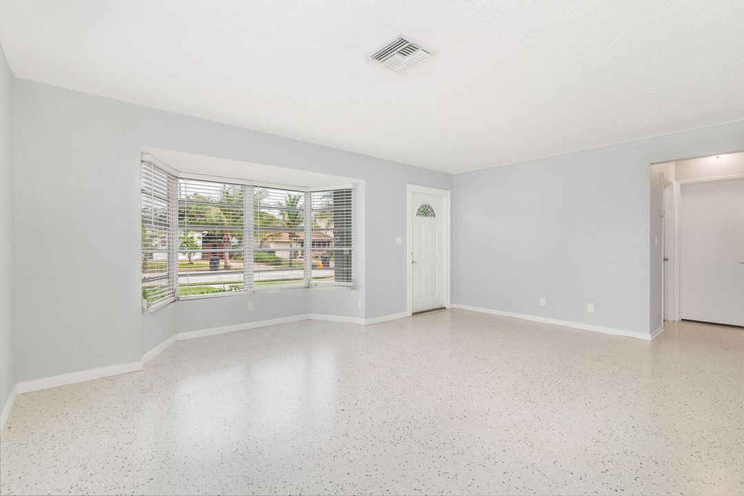 For Rent: $4,500 (2 beds, 2 baths, 1159 Square Feet)