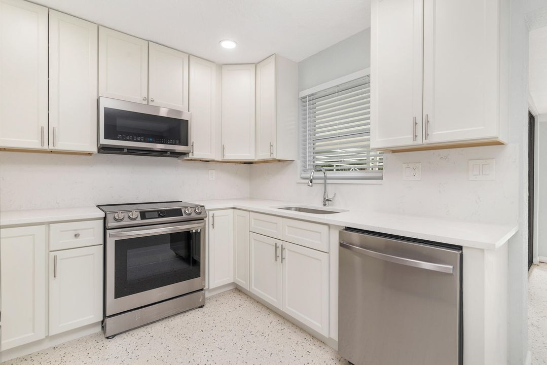 For Rent: $4,500 (2 beds, 2 baths, 1159 Square Feet)