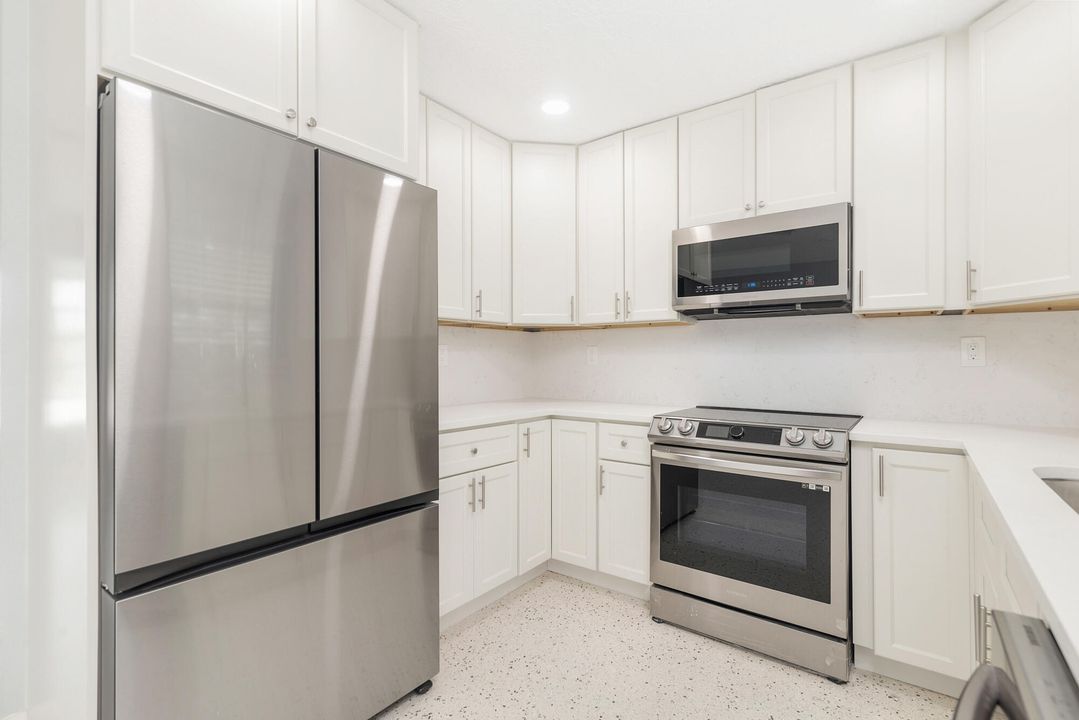For Rent: $4,500 (2 beds, 2 baths, 1159 Square Feet)