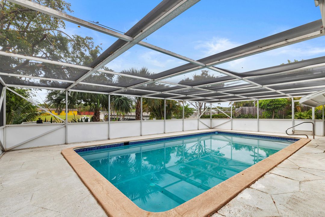 For Rent: $4,500 (2 beds, 2 baths, 1159 Square Feet)