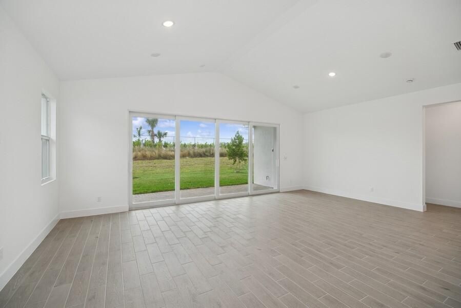 For Sale: $524,995 (2 beds, 2 baths, 2058 Square Feet)