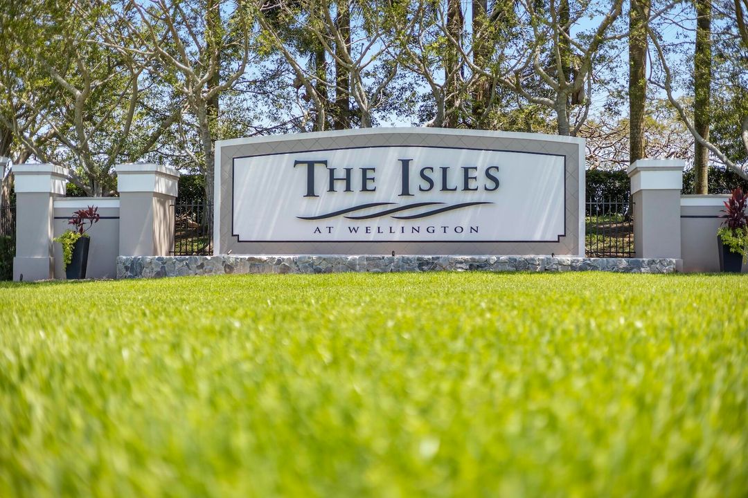 Под контрактом: $11,000 (5 спален, 4 ванн, 4616 Квадратных фут)