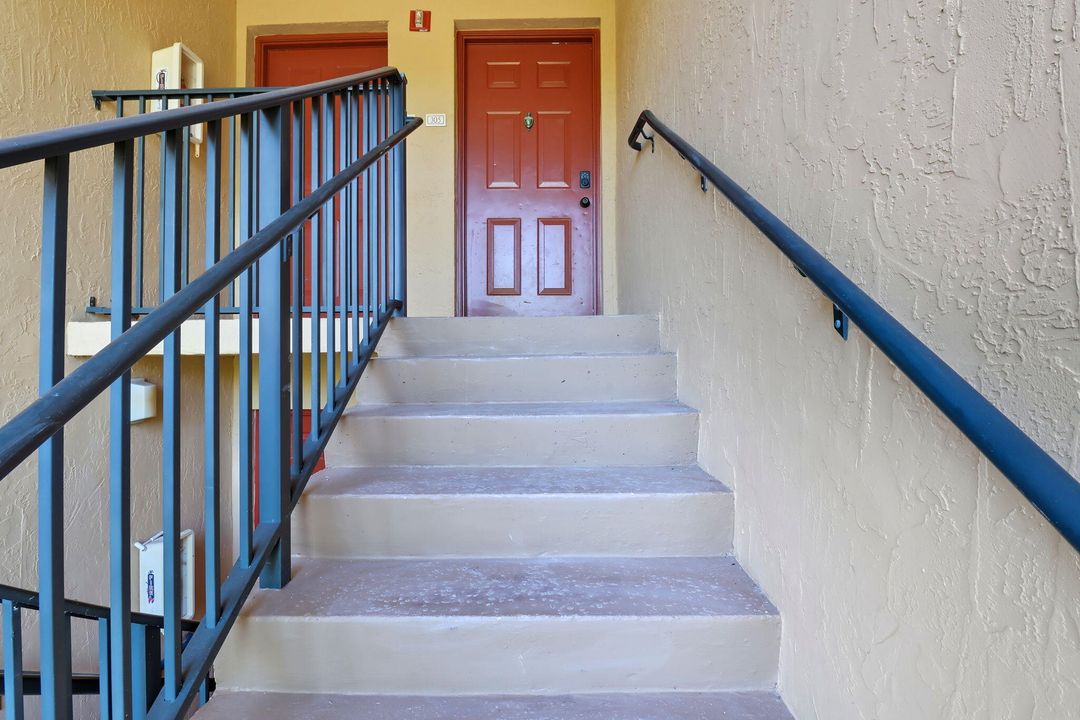 Active With Contract: $279,900 (3 beds, 2 baths, 1298 Square Feet)