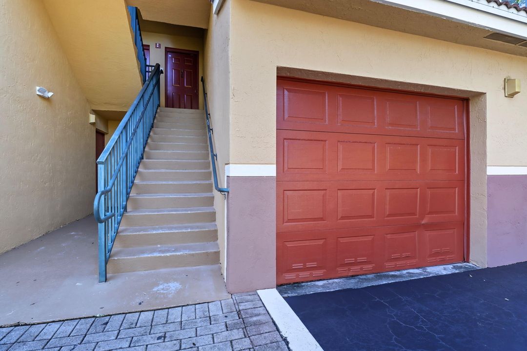 Active With Contract: $279,900 (3 beds, 2 baths, 1298 Square Feet)