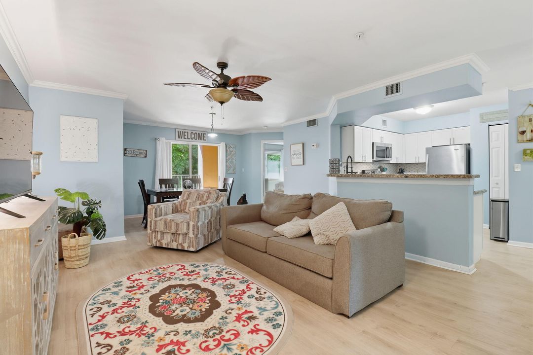 Active With Contract: $279,900 (3 beds, 2 baths, 1298 Square Feet)