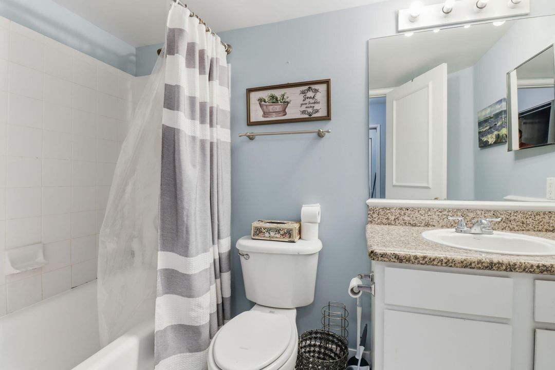 Active With Contract: $279,900 (3 beds, 2 baths, 1298 Square Feet)