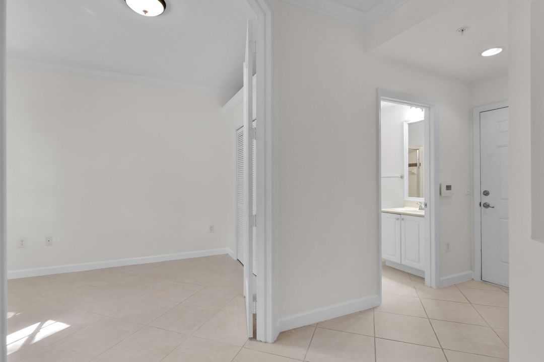 合同活跃: $3,500 (3 贝兹, 3 浴室, 2096 平方英尺)