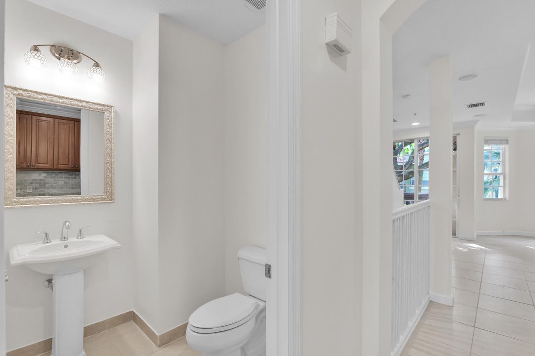 合同活跃: $3,500 (3 贝兹, 3 浴室, 2096 平方英尺)