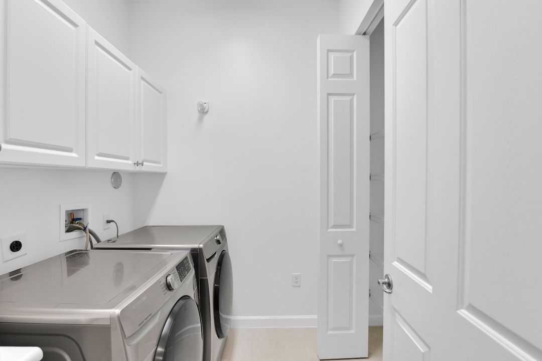 合同活跃: $3,500 (3 贝兹, 3 浴室, 2096 平方英尺)