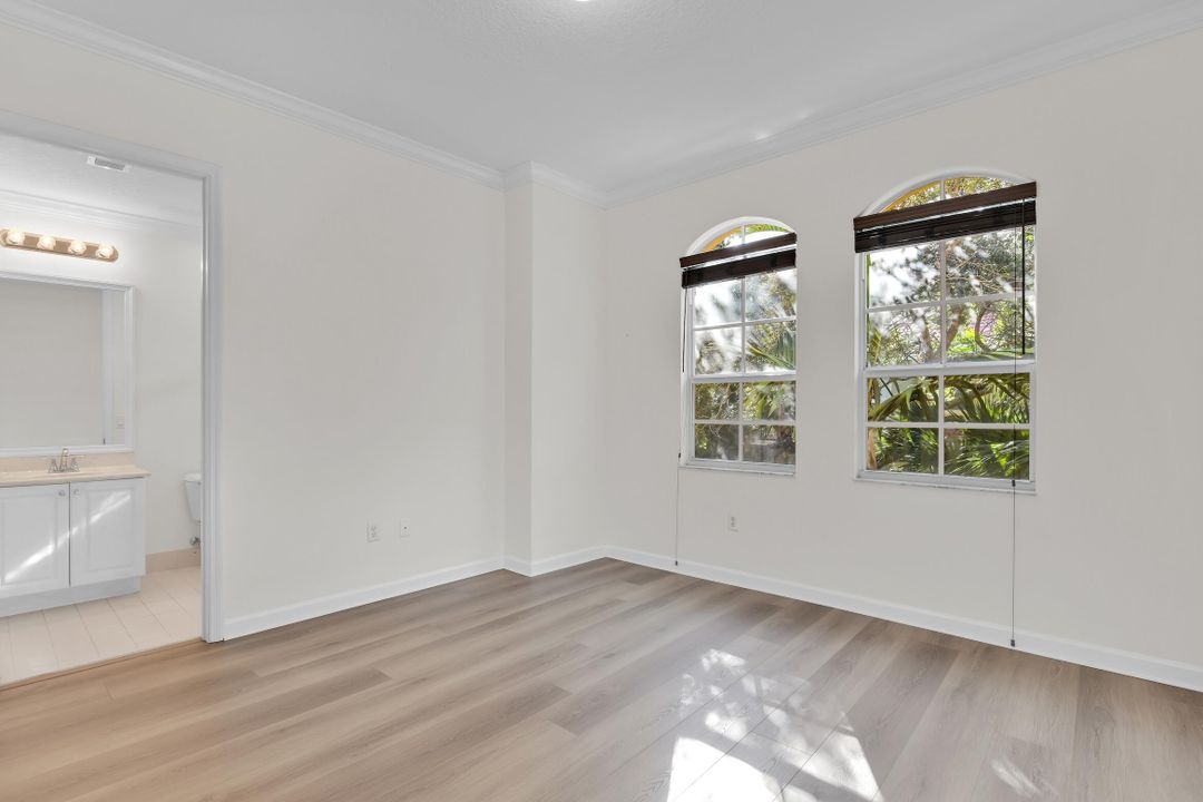 合同活跃: $3,500 (3 贝兹, 3 浴室, 2096 平方英尺)