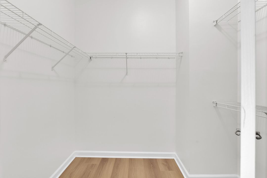 合同活跃: $3,500 (3 贝兹, 3 浴室, 2096 平方英尺)