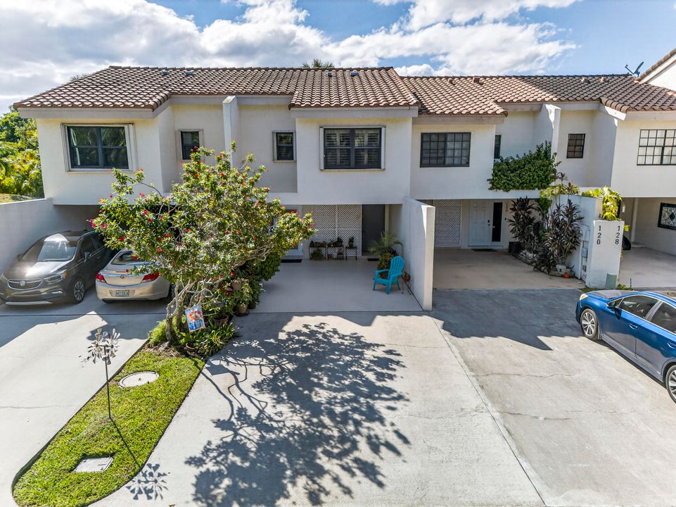 Active With Contract: $398,000 (2 beds, 2 baths, 1442 Square Feet)