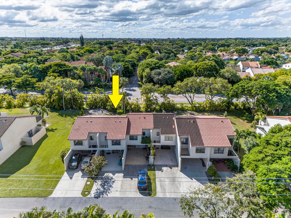 Active With Contract: $398,000 (2 beds, 2 baths, 1442 Square Feet)