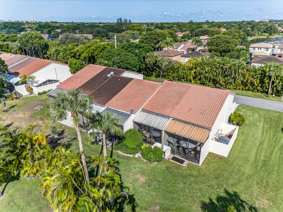 Active With Contract: $398,000 (2 beds, 2 baths, 1442 Square Feet)