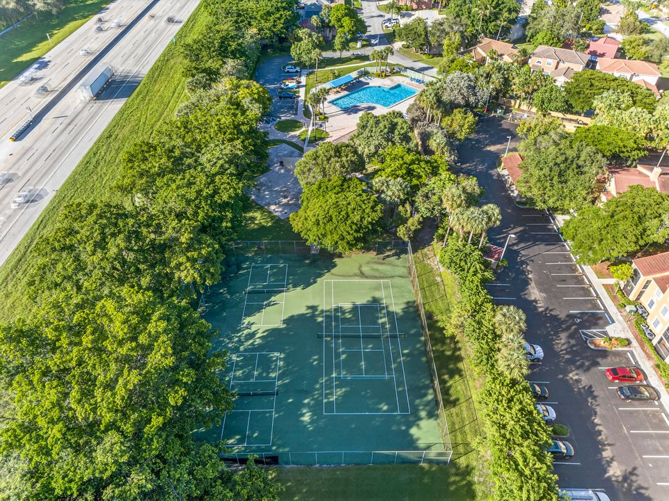 Active With Contract: $398,000 (2 beds, 2 baths, 1442 Square Feet)