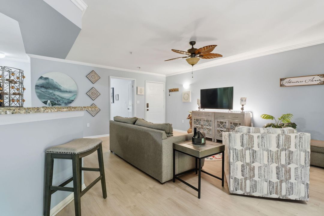 Active With Contract: $279,900 (3 beds, 2 baths, 1298 Square Feet)
