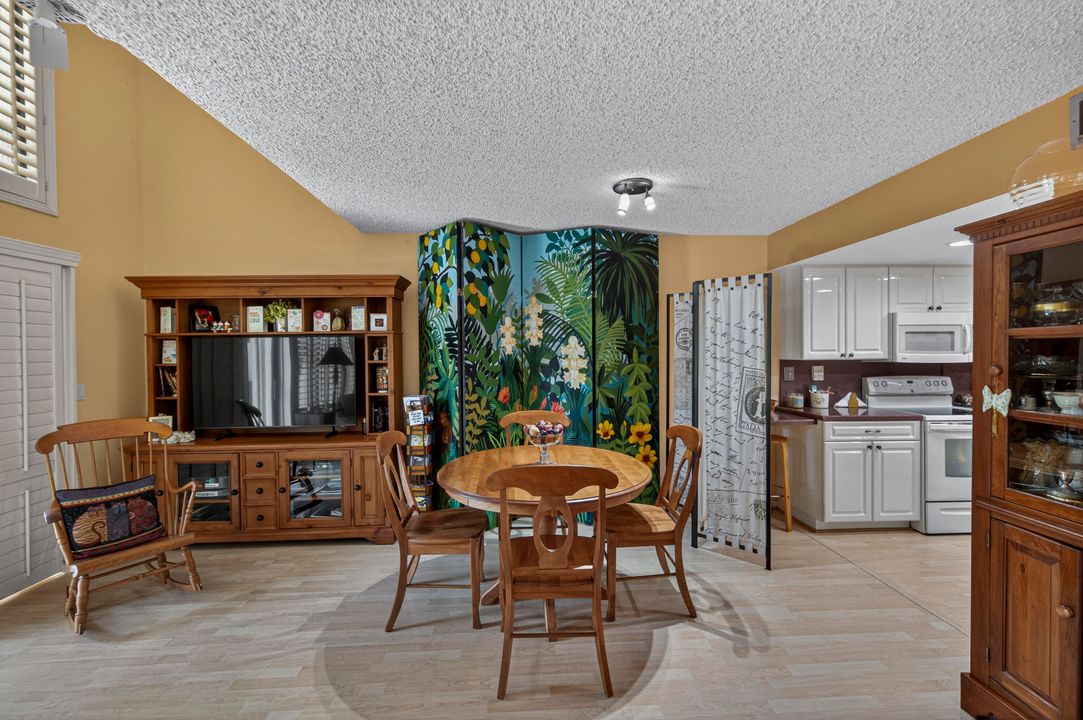 Active With Contract: $398,000 (2 beds, 2 baths, 1442 Square Feet)