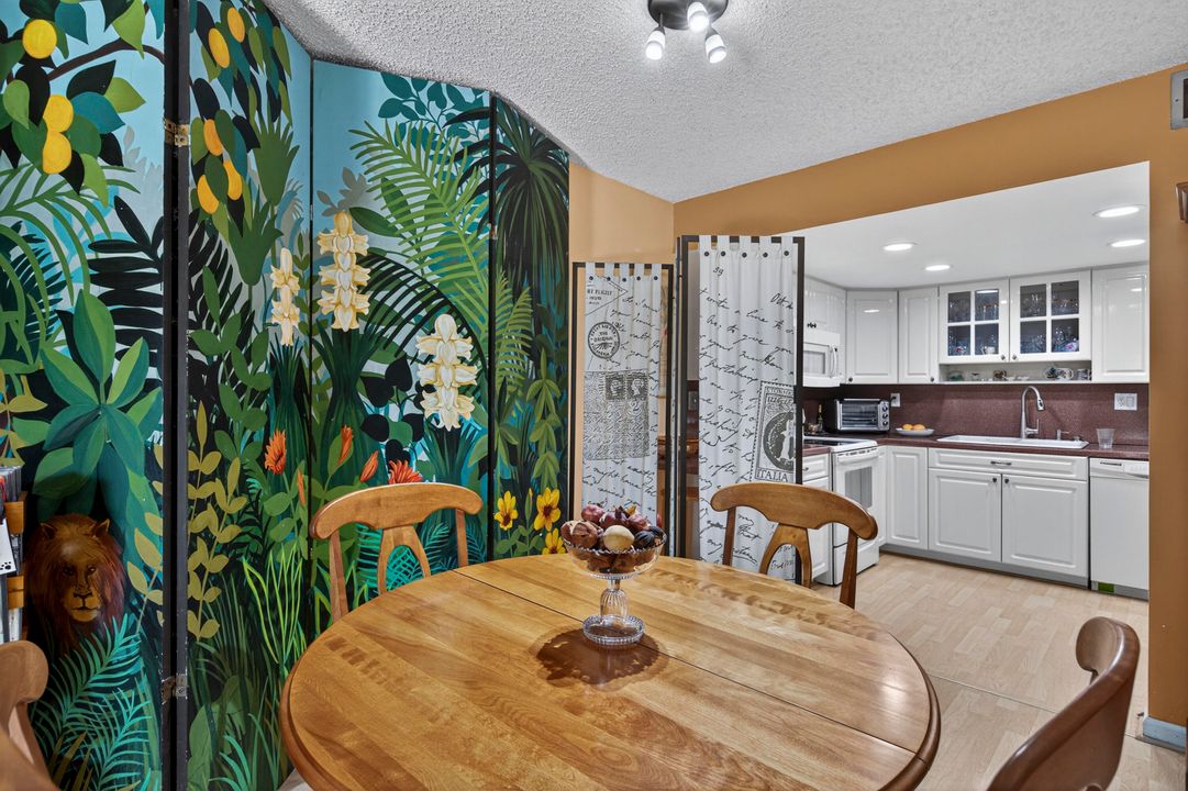 Active With Contract: $398,000 (2 beds, 2 baths, 1442 Square Feet)