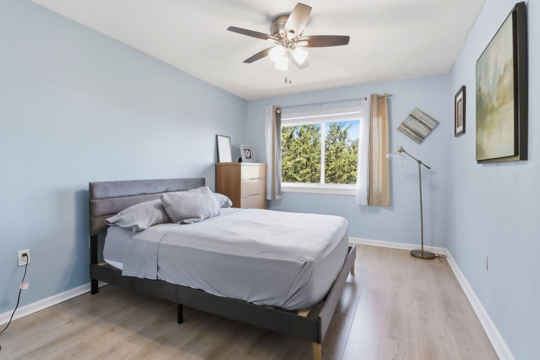 Active With Contract: $279,900 (3 beds, 2 baths, 1298 Square Feet)