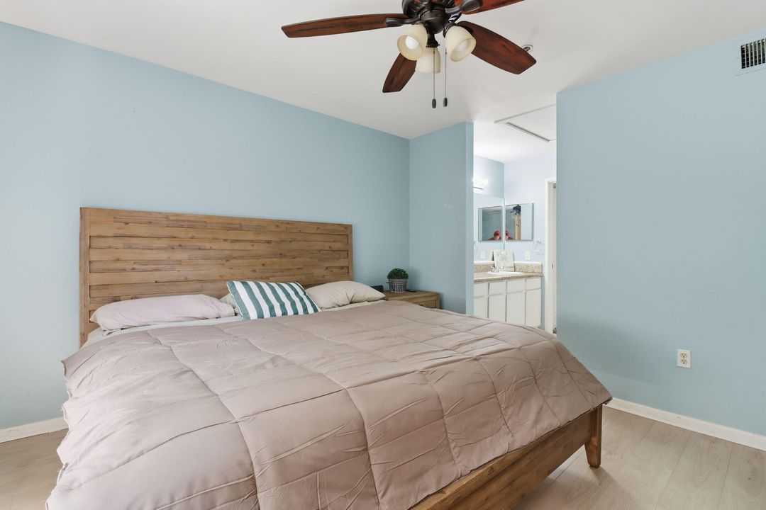 Active With Contract: $279,900 (3 beds, 2 baths, 1298 Square Feet)