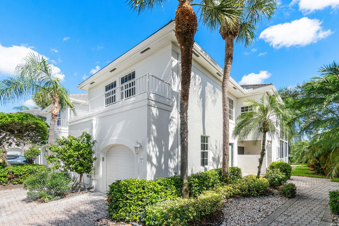 合同活跃: $899,000 (3 贝兹, 3 浴室, 2343 平方英尺)