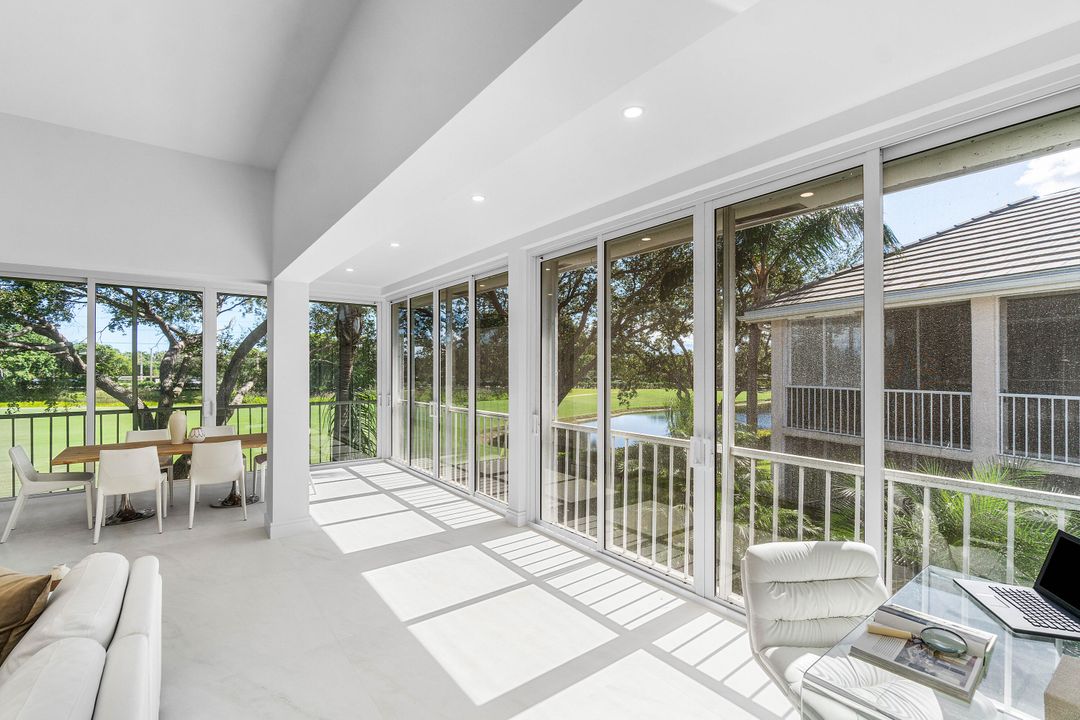 合同活跃: $899,000 (3 贝兹, 3 浴室, 2343 平方英尺)