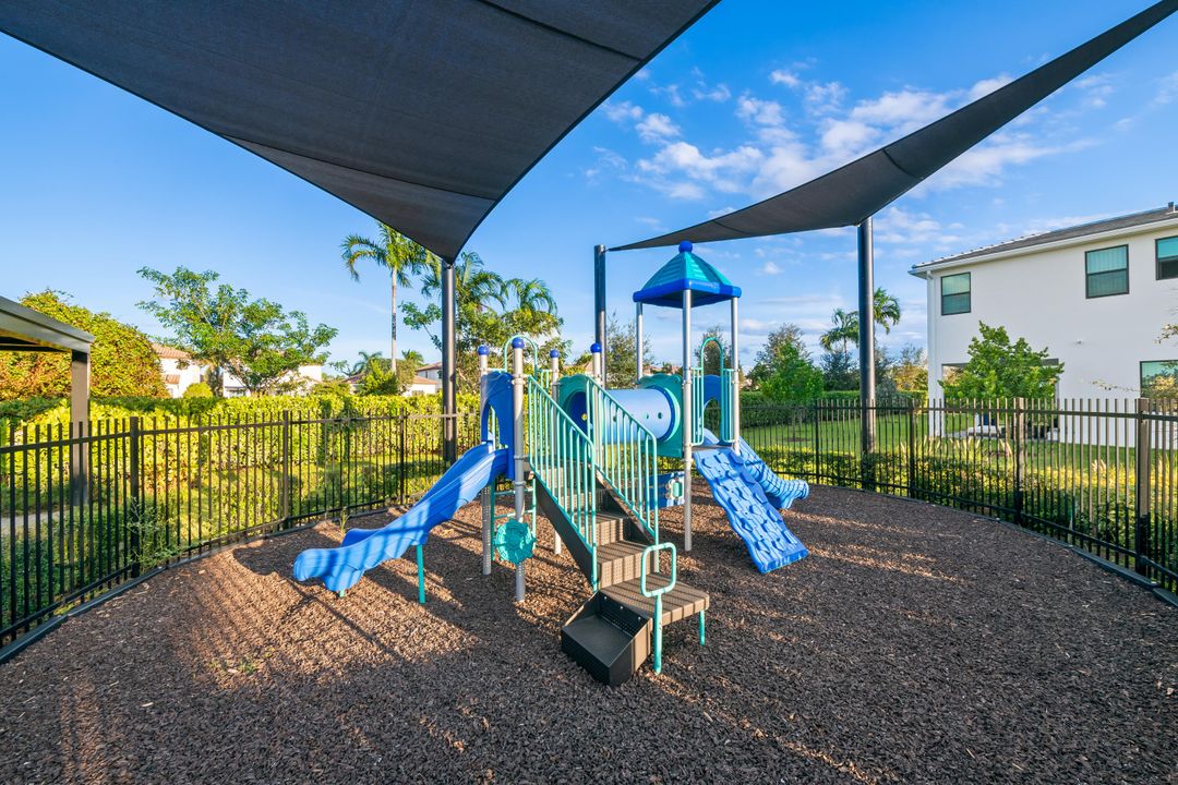 Active With Contract: $1,399,000 (4 beds, 3 baths, 3915 Square Feet)