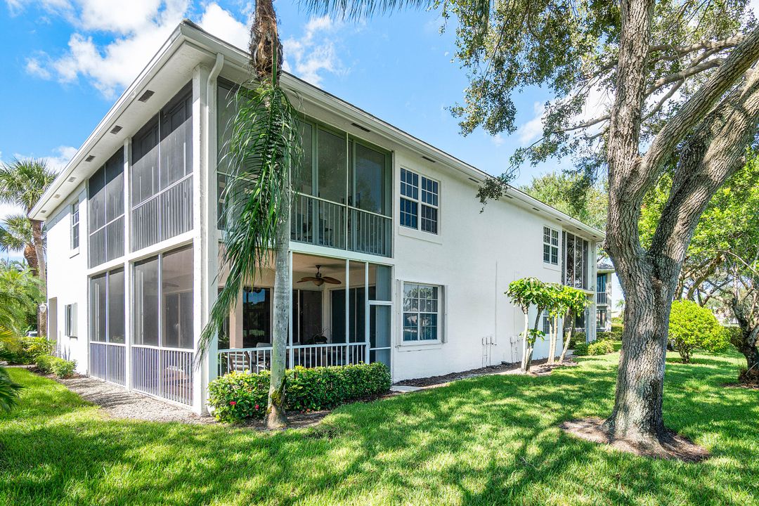 合同活跃: $899,000 (3 贝兹, 3 浴室, 2343 平方英尺)