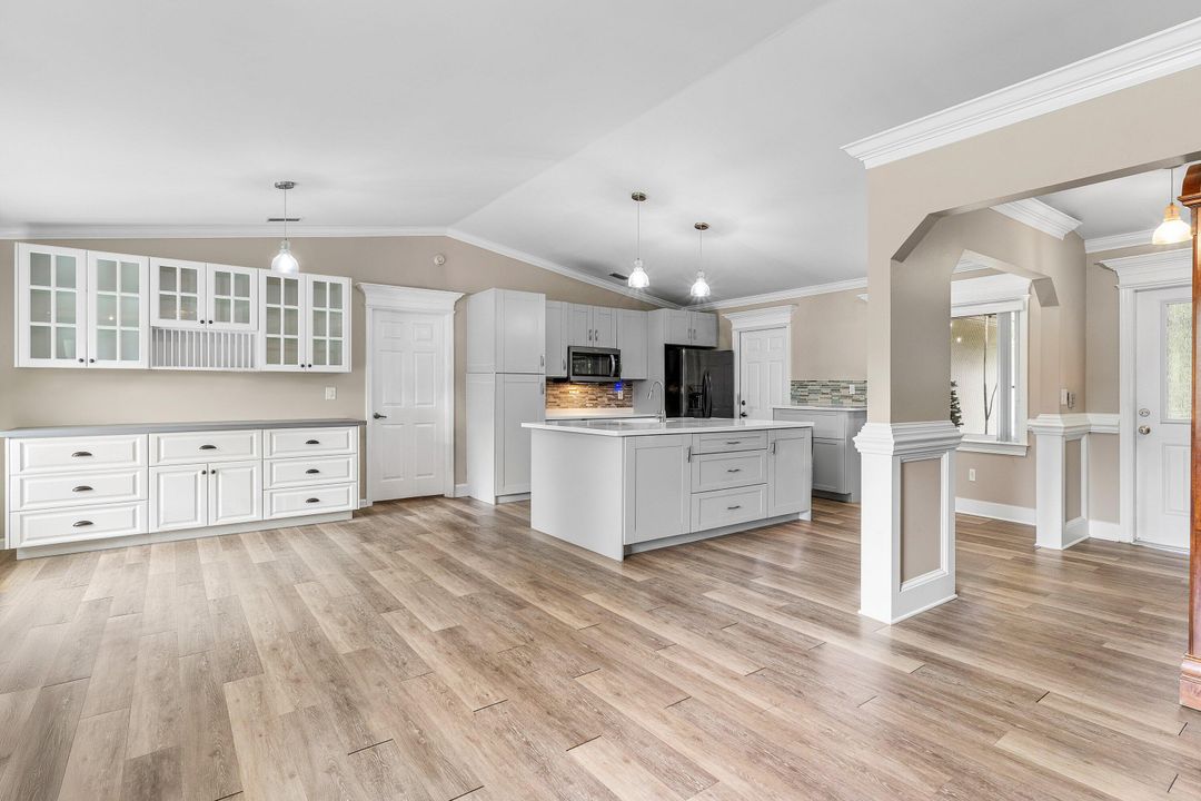 For Sale: $574,999 (3 beds, 2 baths, 1300 Square Feet)