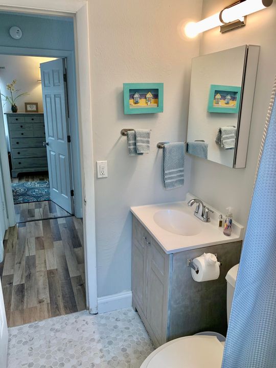 合同活跃: $2,850 (3 贝兹, 1 浴室, 936 平方英尺)