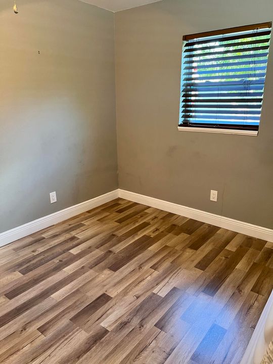 合同活跃: $2,850 (3 贝兹, 1 浴室, 936 平方英尺)