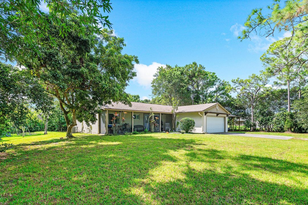 For Sale: $574,999 (3 beds, 2 baths, 1300 Square Feet)